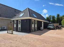 Heidezee in Dishoek, hotelli, jossa on uima-allas kohteessa Koudekerke