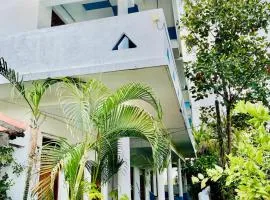 Paradise Bay Hotel & Surf Camp