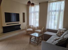 Tussen poort en toren、スネークのホテル