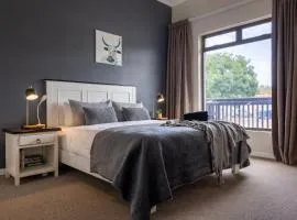 Plett Escape - Central & Walk to the Beach