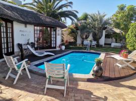 Pelican Place Guest Cottages, kh&aacute;ch sạn c&oacute; bồn tắm n&oacute;ng ở Durbanville