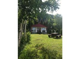 Chalet - Club Lac des Sables et Paradis, hotel em Grandes-Bergeronnes