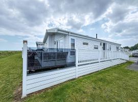 Stunning Lodge With Full Sea Views And Decking At Broadland Sands Ref 20076Cf, lodge ở Hopton on Sea