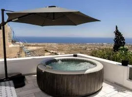 Parastia Luxury Villa Santorini - Private Jacuzzi