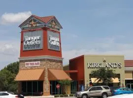 Holiday Inn Express & Suites New Braunfels by IHG