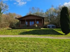 Damsel lodge, Lakeside lodges