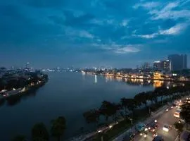 LakeSide Exclusive Serviced Apartment by SSens Homes