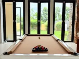 Premium 5 Bedroom Family Estate Overlooking Lake Taal