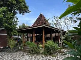 Kumojoyo Homestay