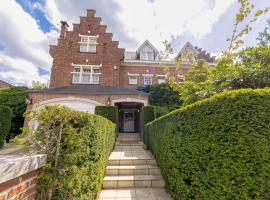 The Castle, villa i Brussel