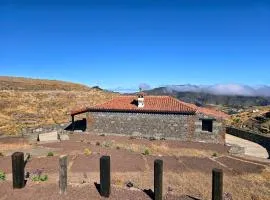 CR La Montañeta "by henrypole home"
