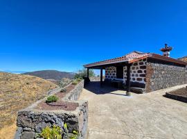 CR La Montañeta "by henrypole home", Hotel in Artenara