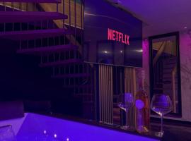 La Suite Genève Gaillard - Jacuzzi Privé & Séjour Luxe, hotel con vasche idromassaggio a Gaillard