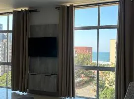 Modern Ocean-View Apartment