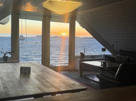 Best view beach front apartment, hotel u gradu Stavanger