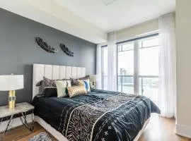 Executive 2 Bedroom 2 Bathroom Condo in Downtown Toronto