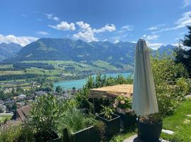 Chalet Seeblick, hotel con estacionamiento en Sarnen