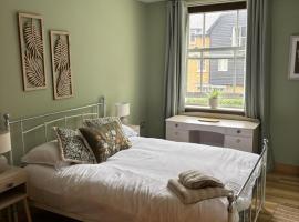 Cosy central hideout, Hotel in Ware