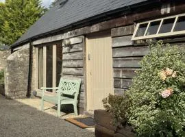 The Bullpen Cotswolds Farm Stay With Pool