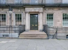 Elegant Georgian Retreat with Views of Arthurs Seat