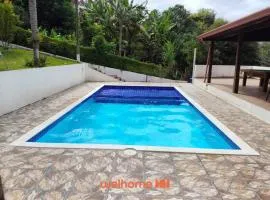 Sitio em Aracariguama com Piscina e Churrasqueira