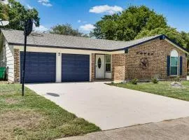 Family Home in Ft Worth Suburbs Near Benbrook Lake