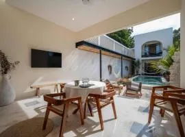 Luxury Heaven in Merida Poolside Bliss in La Ermita