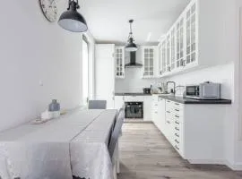 Chic Apartments - Cozy and Stylish - City Center - Kollataja