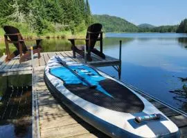 Prestige In Nature Hot tub 15min Ski resort Luxury Master Bedroom Wifi Games & more !