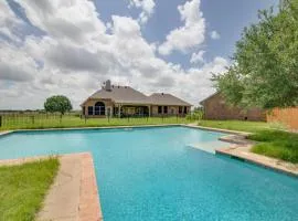 Game Room and Bar Secluded Getaway in Farmersville