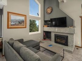 Carnelian Woods #126 By Hauserman Rentals, Hotel in Carnelian Bay