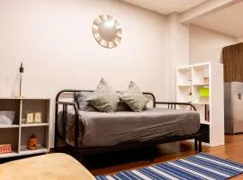 201 Nice Cozy AC Apt City Center Rooftop AC