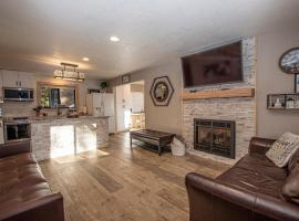 Tahoma Treasures Emerald Cabin Hauserman Rentals, Hotel in Tahoma