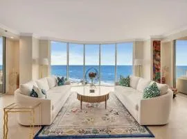 Luxurious Three-Bedroom Oceanfront Apartment