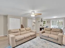 Game Room in Uptown, 3BR Sleeps 7, Pet-Friendly, Fenced Backyard With Deck