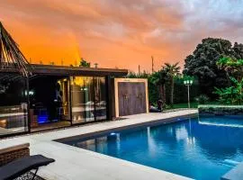 CasaKadd001Luxury Heated Pool Garden PatioBarbeque
