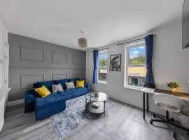 Cosy 2-Bed Home in the heart of Medway l Sleeps 5