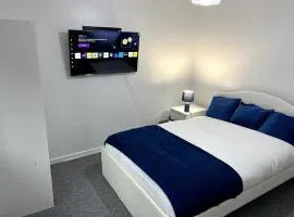 3 bedroom Luxurious property 5Mins from heaton park