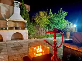 Villa Asterousia with Heated Jacuzzi, BBQ & Lounge