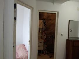 Appartement F3 aich el vez, căn hộ ở Bejaïa