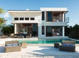 Beachfront luxury 2 bedroom villa on Grace Bay