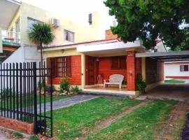 Cómoda y Espaciosa Casa Céntrica Frente al Lago San Roque - Carlos Paz