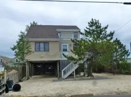 Oceanside, Single Family, Private Yard, Wifi, Washer Dryer, Ocean Side Home In Beach Haven 60092,