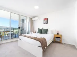 Modern 2BR Balcony with Views and Close to City - Hosted by Canstay