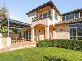 Coastal Retreat-Spacious 4BR Walk to Beach
