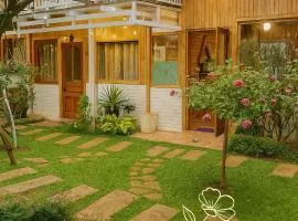 Hiên Nhà Có Hoa - The Garden Reborn