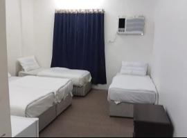 Hotel Dar Al-Ashraf Madina, hotel with hot tubs in Al Madinah