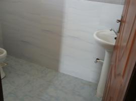 Muna's Hacienda, ξενοδοχείο με πάρκινγκ σε Isiolo