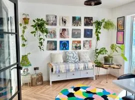 Stylish 4-Bed Home with Ensuites, Garden & Parking