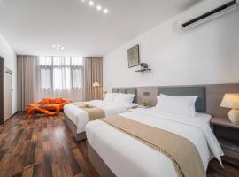 Wangxian Mountain Retreat B&B-Wangxian Valley Scenic Area, hotel com estacionamento em Qiaotou